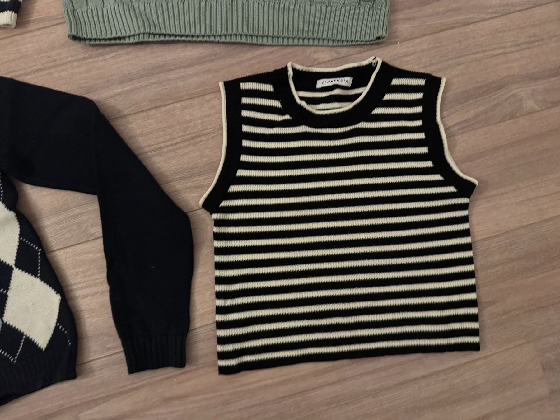 Lotti di vestiti: 4 Stk. Damen Pullover/Pullunder Set Gr. S – Usato da Bonstetten venduto da MJ45 3