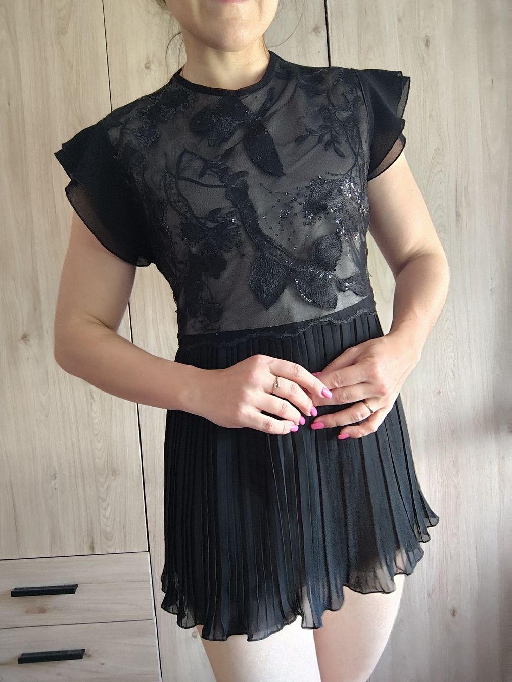Tops: Black Lace Pleated Top with Sequins Size S – D'occasion à Mägenwil par VintageGirly 5