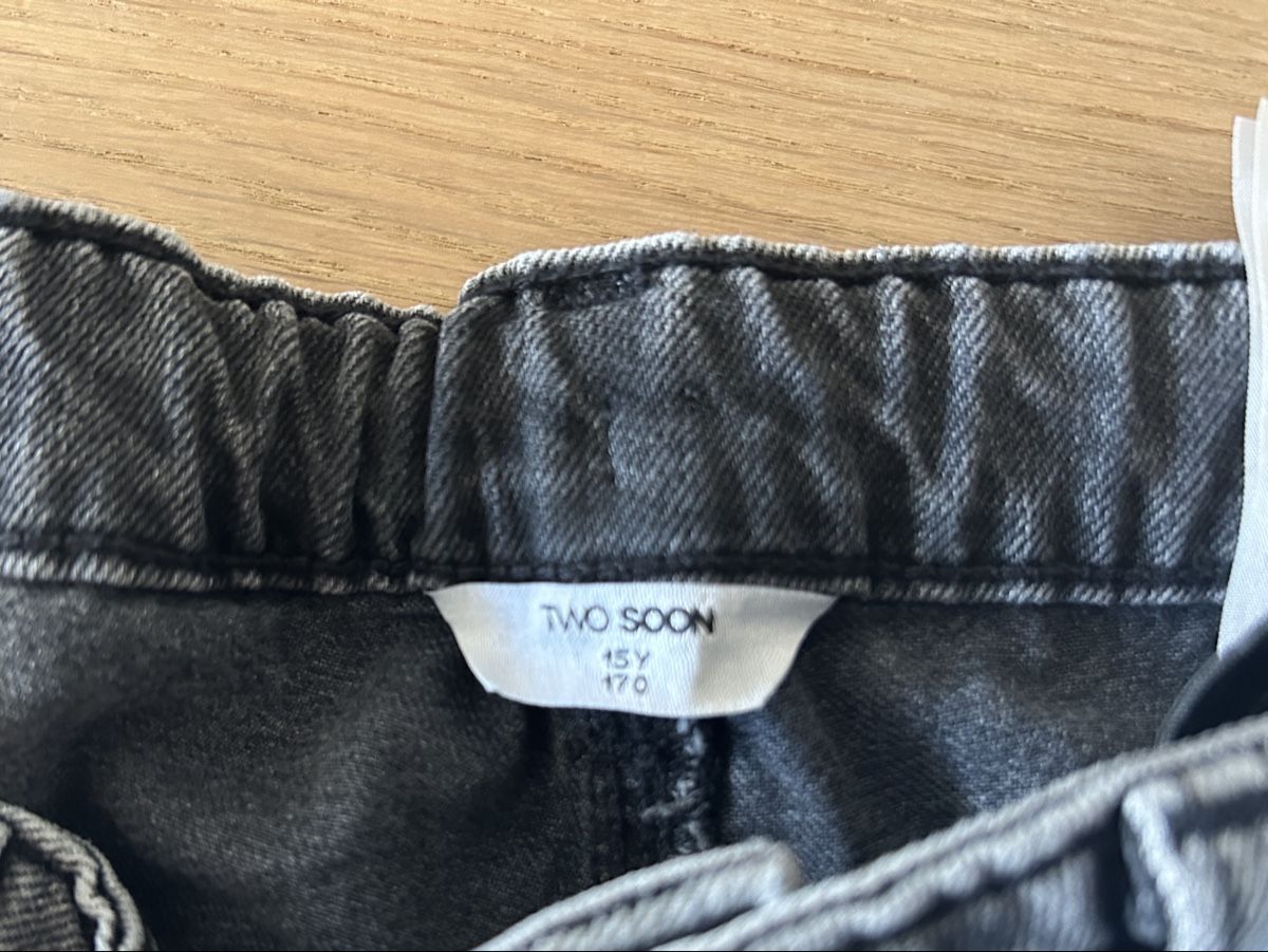 Pantaloni: 2 Shorts Two Soon Grösse 170 – Usato da Unterlangenegg venduto da Dodo2108 1