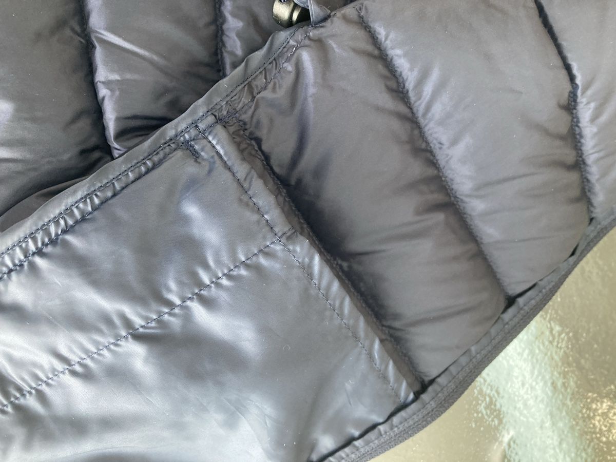 Uniqlo Gilet & Giacche senza maniche: UNIQLO Ultralight Down Jacket, dunkelblau, mit Tasche, top – Nuovo (secondo la descrizione) da Zürich venduto da dolcicaramelle 8