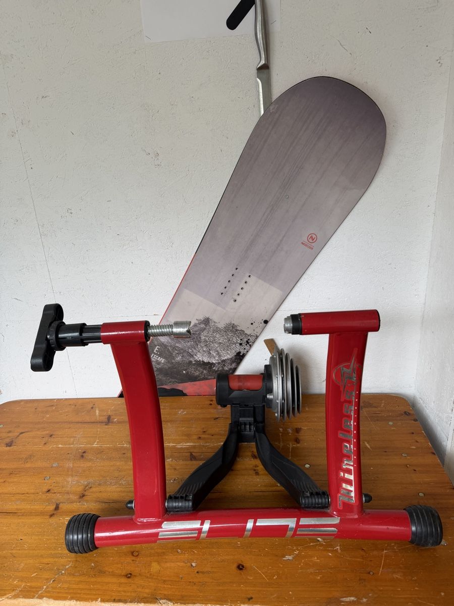 Hometrainer: Elite Hometrainer  – Gebraucht aus Murten von Ski-Outlet