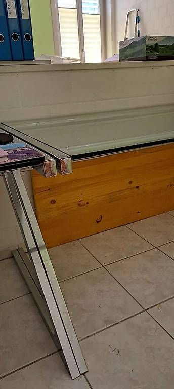 Schreibtische: 2 Glass Bürotische  – Gebraucht aus Kaiseraugst von Hassi_66 1
