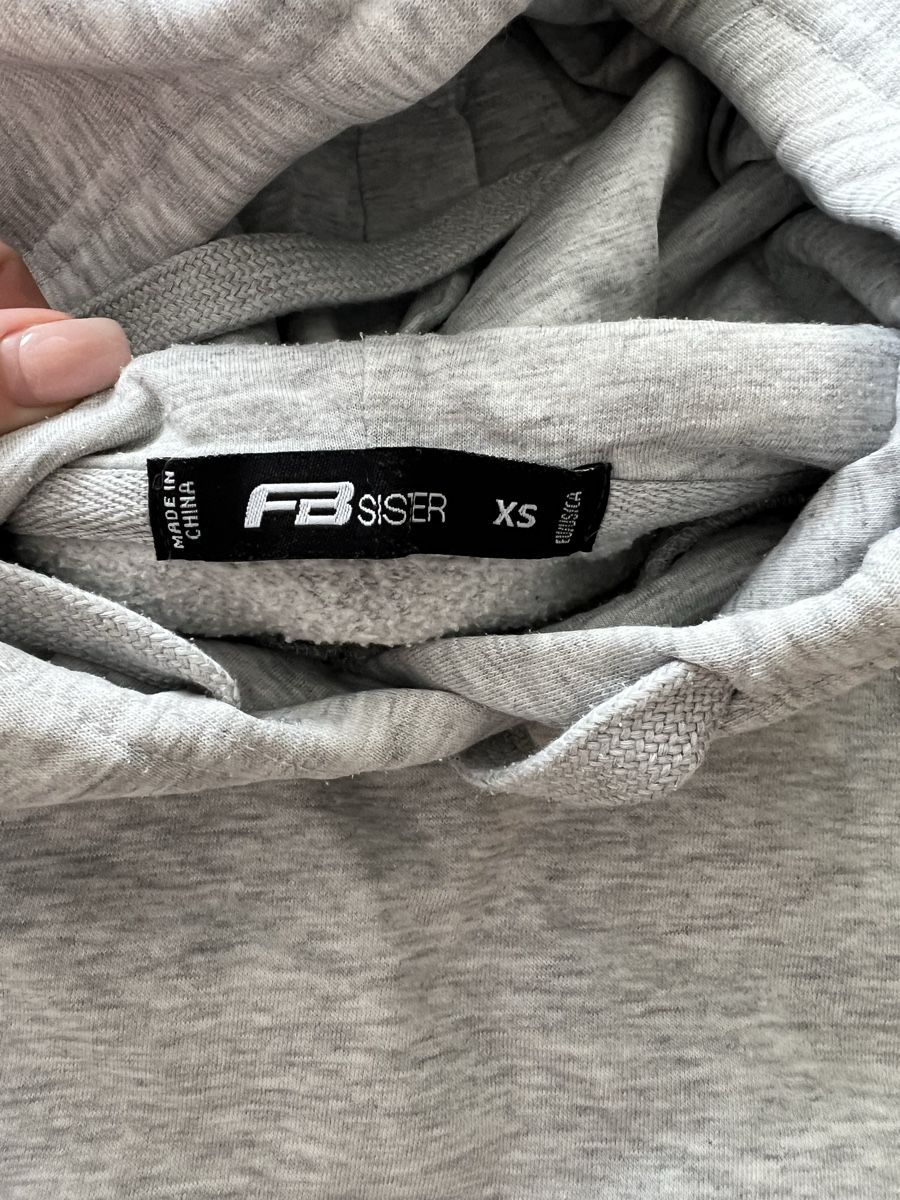 Maglioni & Felpe: Grauer Kapuzenpullover – Usato da Kriens venduto da Krienserin_T 5