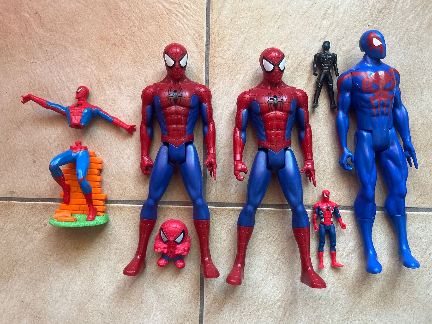 Hasbro Giocattoli: Lot de jouets, figurines Spiderman HASBRO – Usato da Vernayaz venduto da Darkfrost