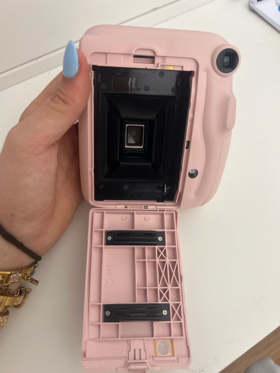 Fujifilm Kamera: Fujifilm Instax Mini 11 pink camera good condition – Gebraucht aus Dübendorf von leeaur 2