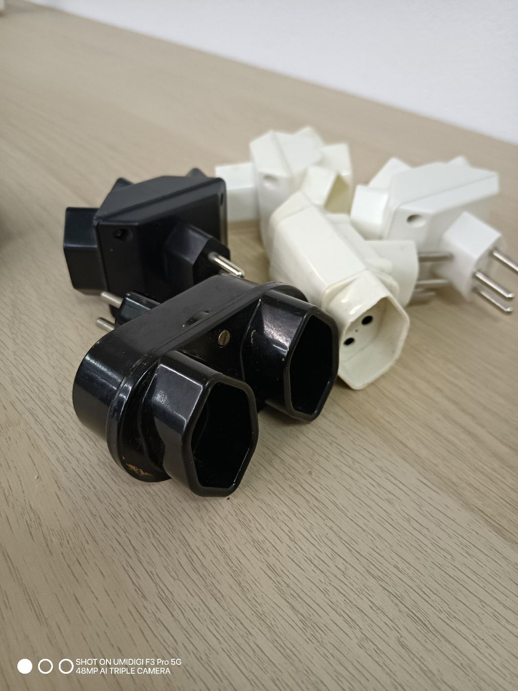 Stecker: Strom Adapter Steckleiste mit 5 Verteiler  – Neu (gemäss Beschreibung) aus Aarwangen von to-hirschi 7
