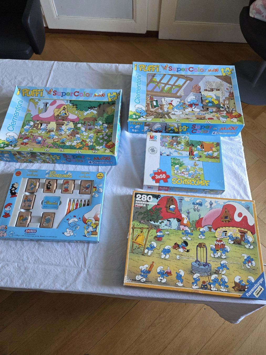 Statuette: un lot de 187 schtroumpfs  – Usato da Neuchatel venduto da sckkj 4