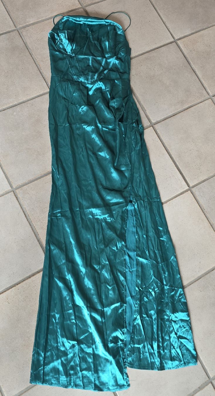 Vestiti: Abendkleid Gr. S (angeschrieben mit Gr. M) – Nuovo e nell'imballaggio originale da St.Peterzell venduto da the2ndchance 1