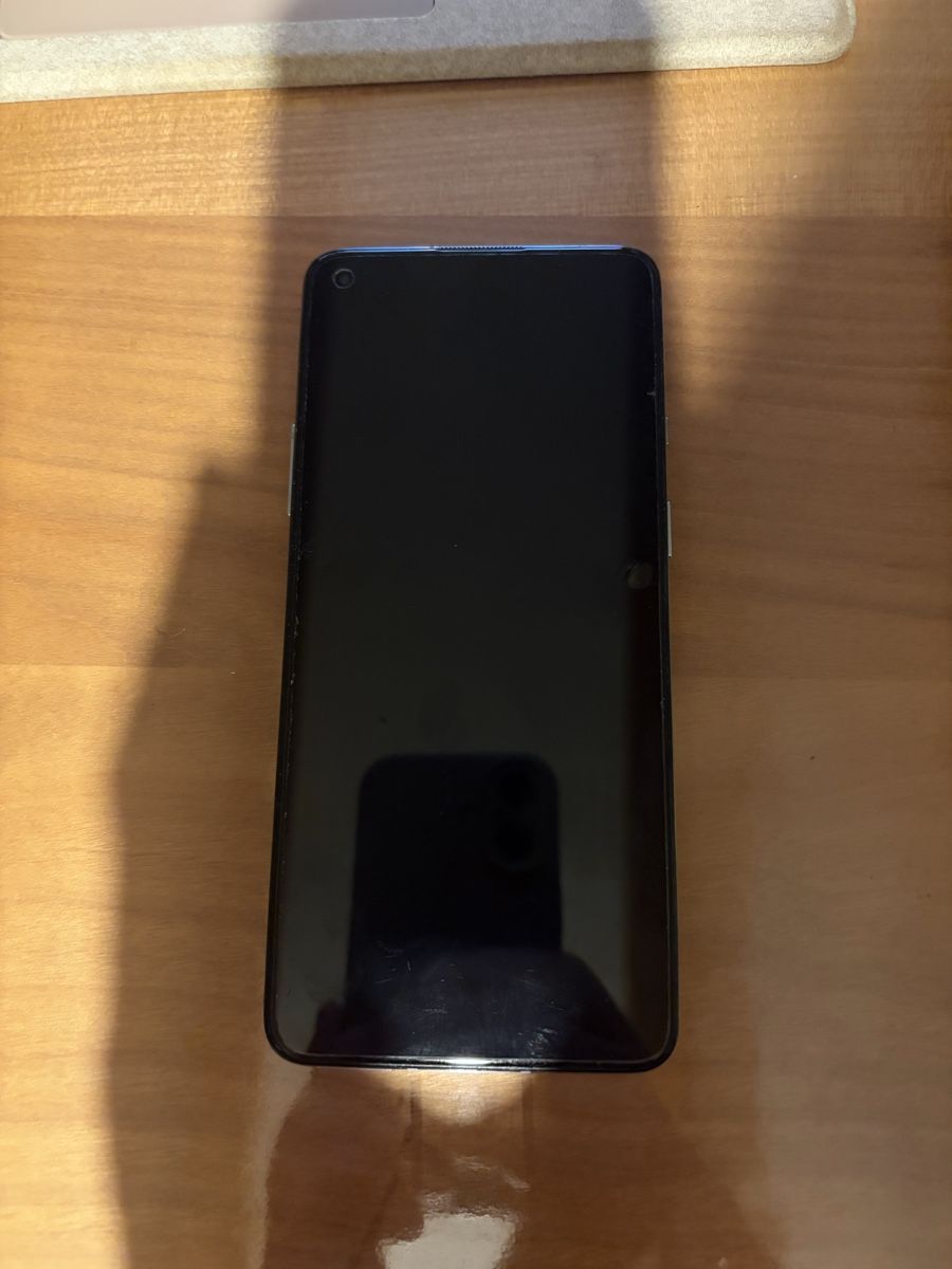 OnePlus Telefoni cellulari / Smartphones: OnePlus 8T – Nuovo (secondo la descrizione) da La Tour-de-Trême venduto da filipblagojevic13