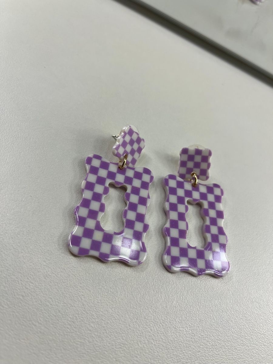 Orecchini pendenti & Orecchini a lobo: Cute summer lavender-white check earrings – Nuovo (secondo la descrizione) da Zürich venduto da Isabella123