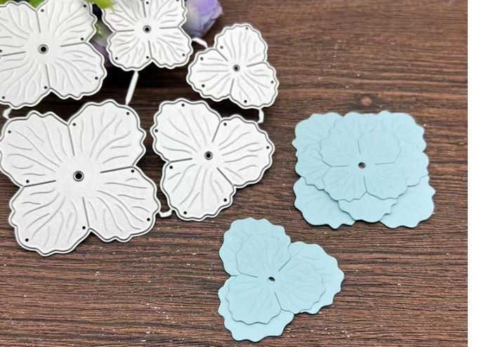 Schablonen: Neues Stanzschablonenset Blumen, Blüten – Neu und originalverpackt aus Effretikon von wenuss 1