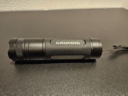 Neu - Grundig - Taschenlampe schwarz (Ausstellungsstück)