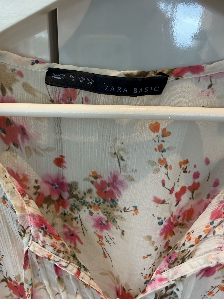 Zara Camicette: Zara Basic Bluse mit Blumenmuster, Gr. M - Sommerlich!🌸 – Usato da Küsnacht ZH venduto da ToddyGinger 1