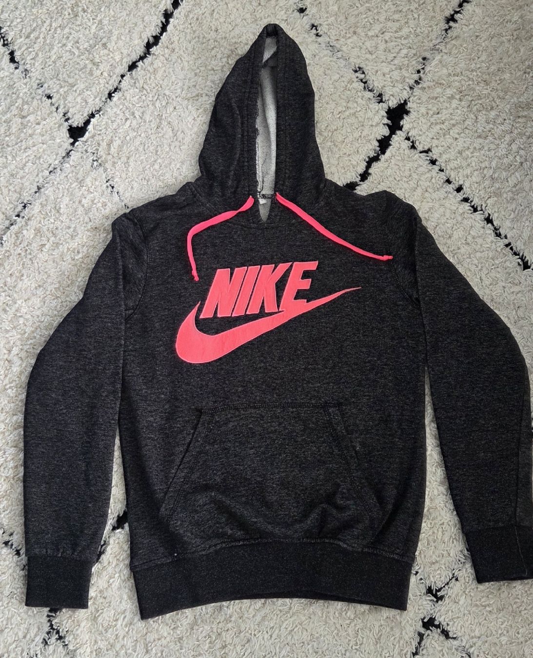 Nike Maglioni & Felpe: Nike Kapuzensweatshirt – Usato da Belp venduto da mar_wyp6
