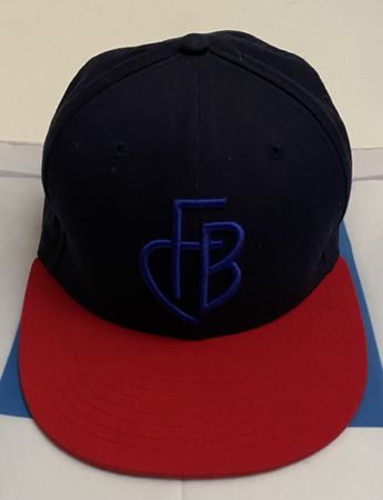 FCB Cap für treue Fans! Rot-blaue Baseballmütze zu verkaufen