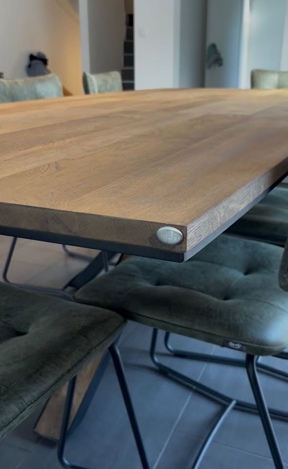 Tavoli: Henders & Hazel Cubo collection table – Usato da Renens venduto da zahirham 3