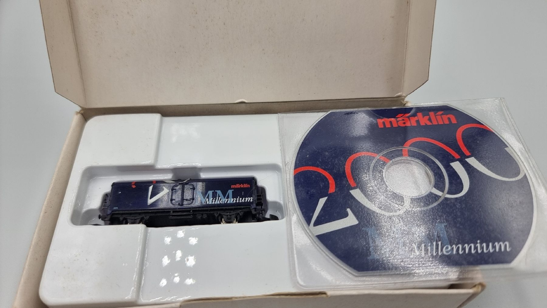 Märklin Modellini di ferrovie: Märklin Z Millenium Sonderwagen – Nuovo (secondo la descrizione) da Au ZH venduto da Krokodil08