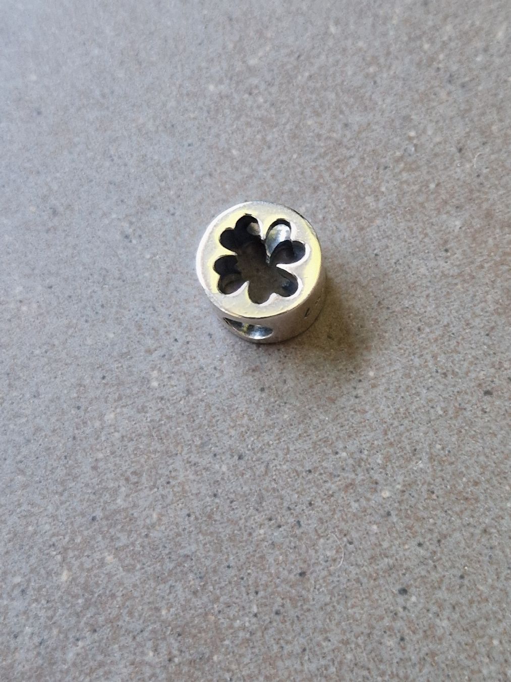 Pandora Ciondoli: Pandora Charm Luck Kleeblatt – Nuovo (secondo la descrizione) da Lichtensteig venduto da Cocabana_16 1
