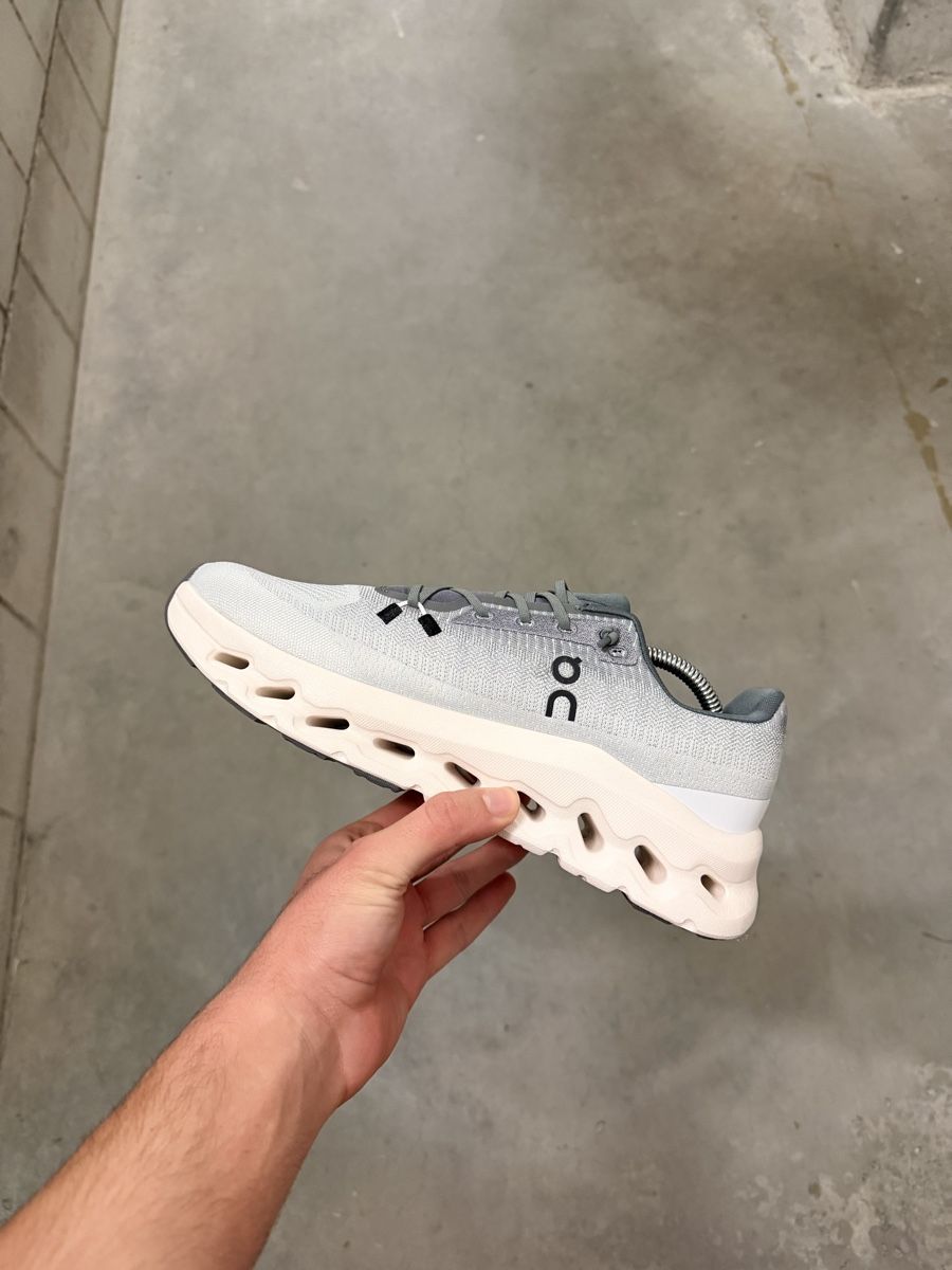 Herrenschuhe: ON Cloudetilt Grau/ Weiss – Neu und originalverpackt aus Thun von linqteo 1