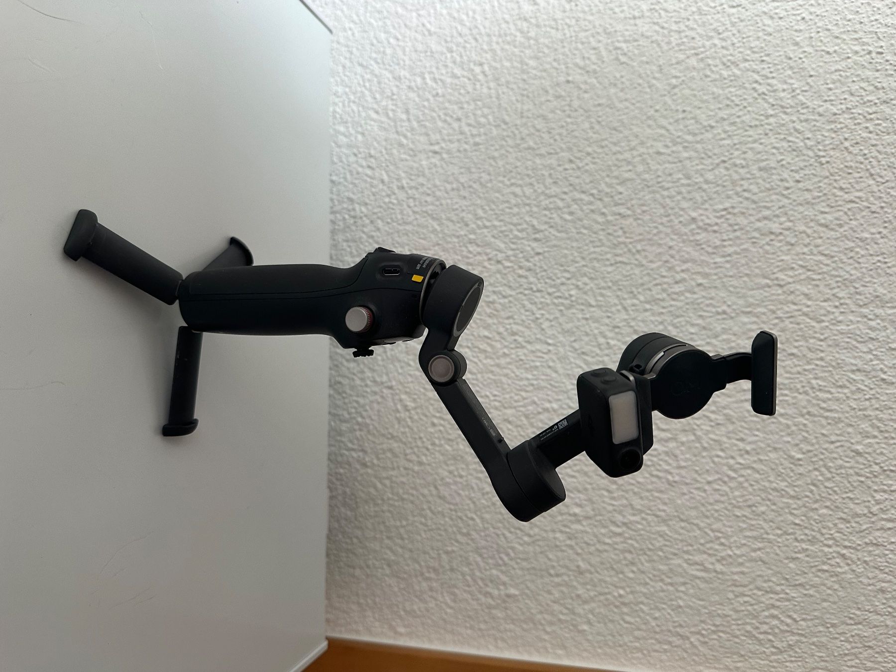 Treppiedi & Teste: Stabilisateur DJI OM 7 – Nuovo (secondo la descrizione) da Bütschwil venduto da kar_jfk6 2