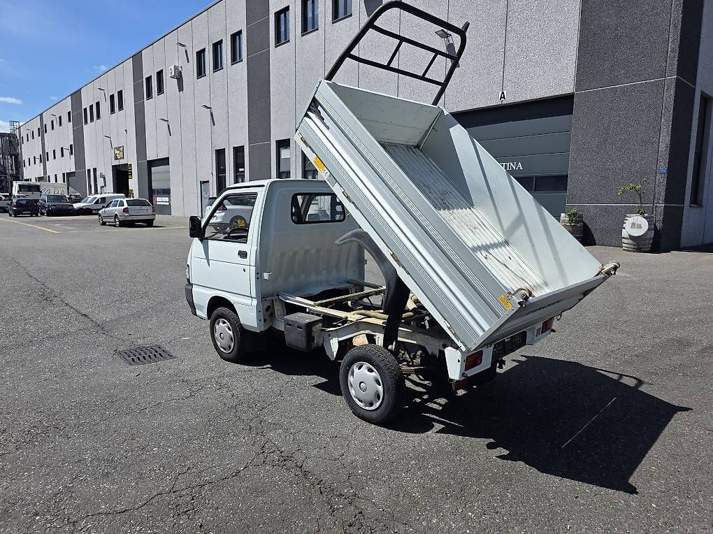 Nutzfahrzeuge: Piaggio Porter Ponte Ribaltabile  – Gebraucht aus Cadenazzo von LuismacchineSagl 2