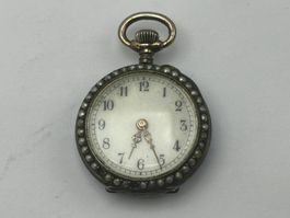 Kleine Perlen und Email Taschenuhr Defekt