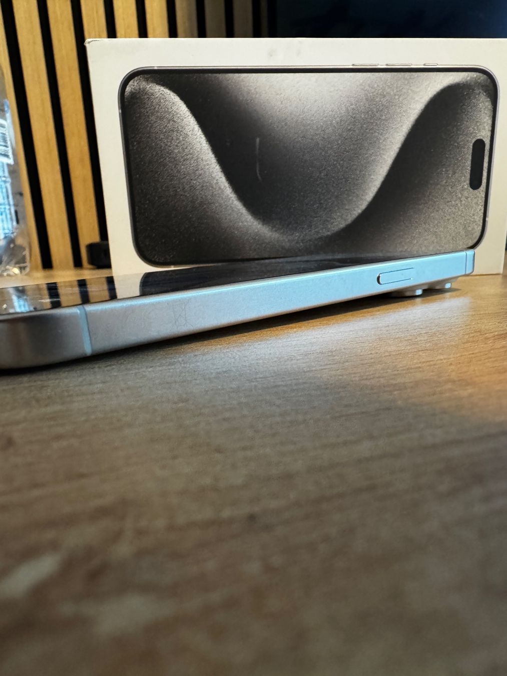 Apple Telefoni cellulari / Smartphones: iPhone 15 Pro Max | White Titanium | 256 GB – Usato da Reinach BL venduto da Remox19 3