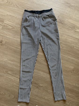 Gestreifte Hose, neuwertig, Gr. XS/S, super Passform!