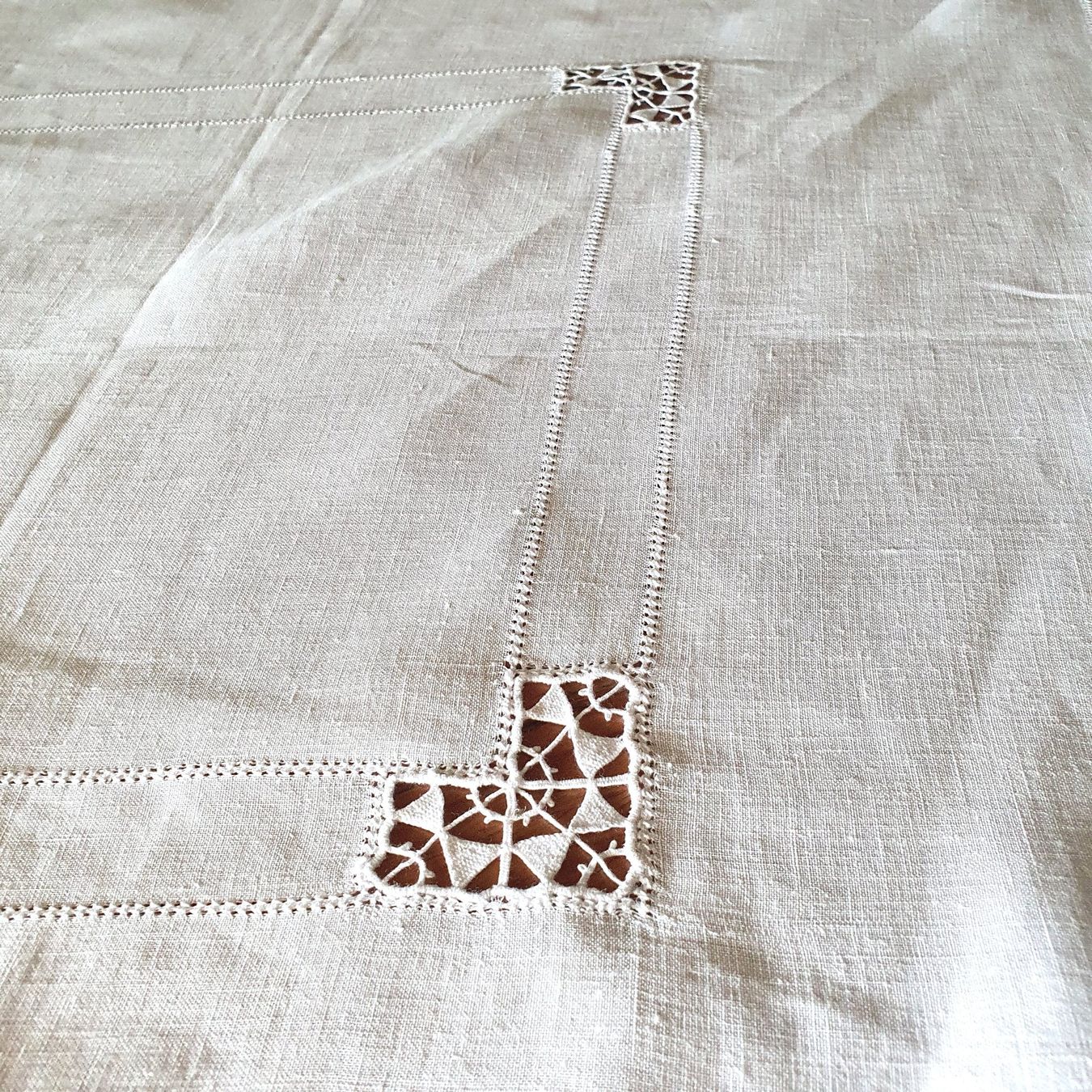 Sonstige Tischwäsche: Ancienne nappe carrée, 85 x 85 cm – Gebraucht aus Lausanne von venise001 3