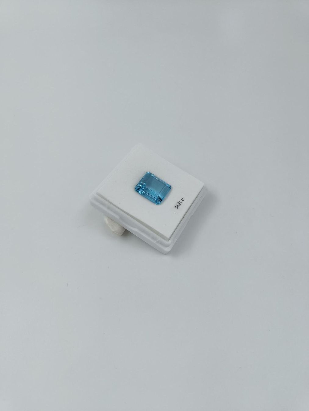 Pietre preziose: 1 AQUAMARIN 34.21 CT. – Usato da Luzern venduto da EdiGem 6