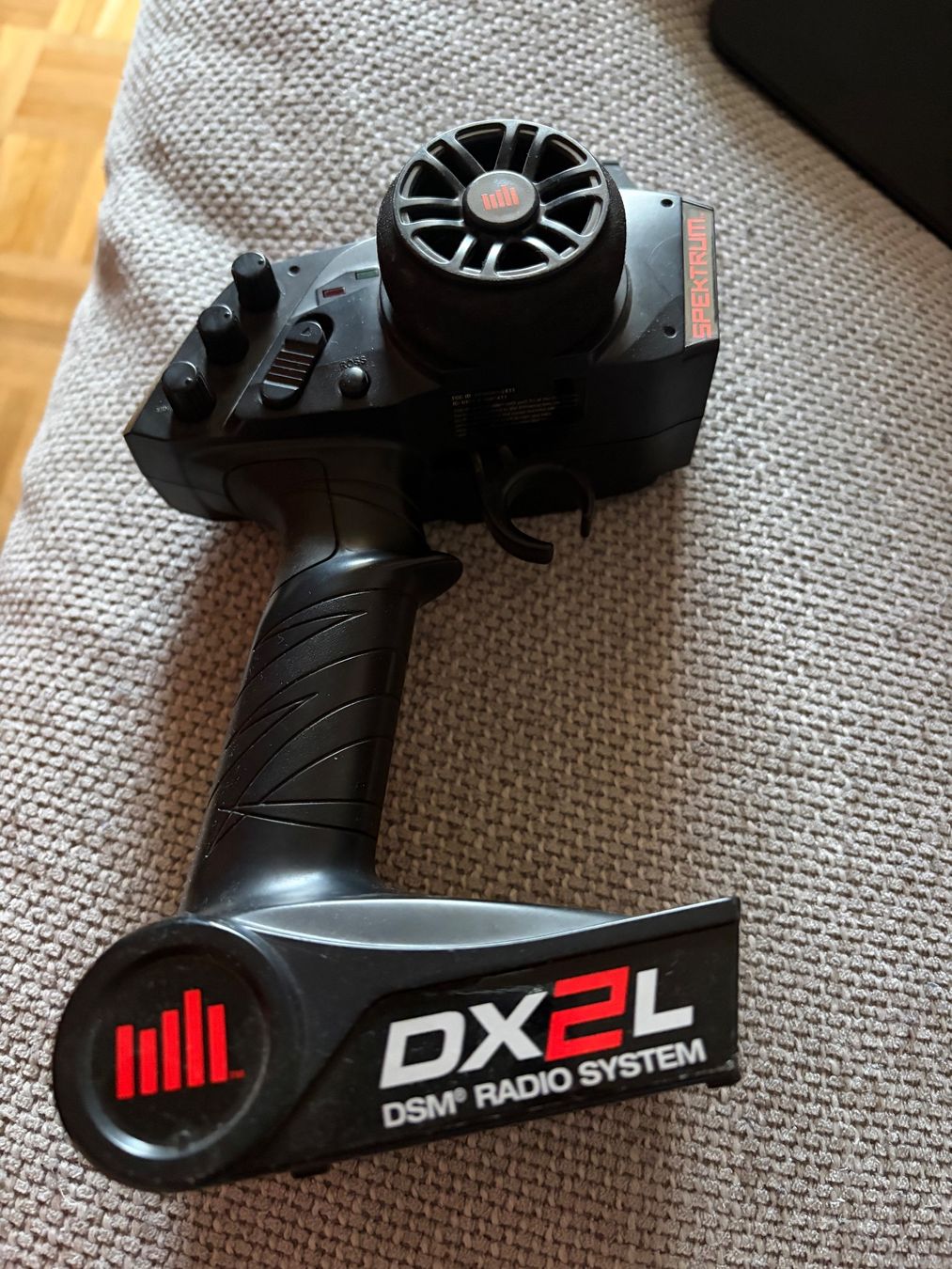 Spektrum Telecomandi: Fernbedienung Spektrum DX2L – Usato da Gossau ZH venduto da Daniela710