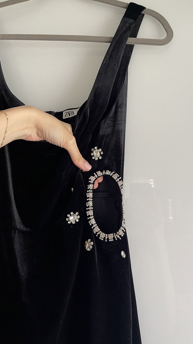 Zara Robes: Zara Samtkleid Schwarz – Neuf (Voir description) à Lausen par sim_hgp6 1