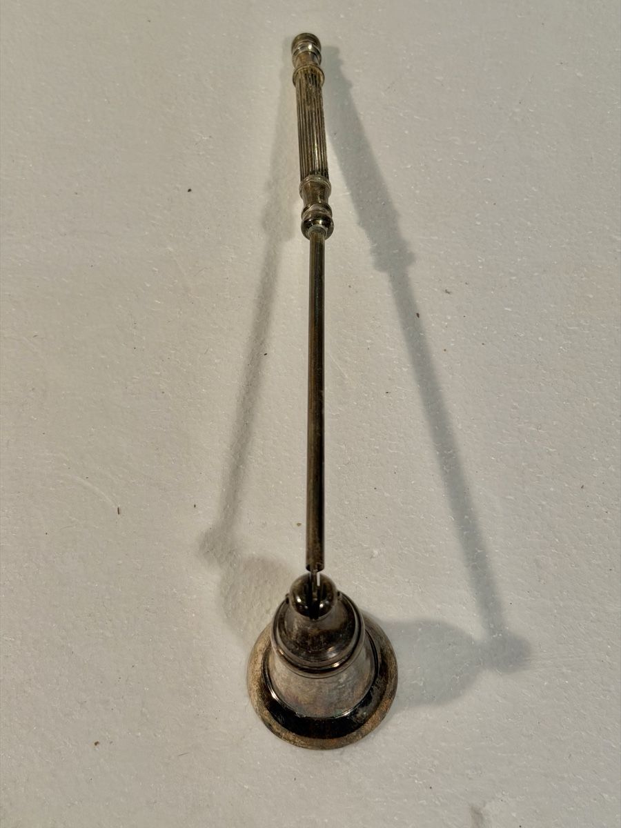 Portacandele: Antique Silver Plated Candle Snuffer - Perfect Gift! – Usato da Lausanne venduto da vas_cdb2 2