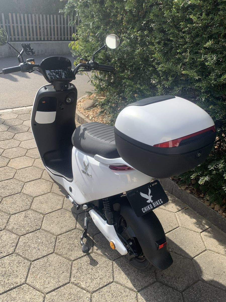 Citycoco Scooter: Elektro Scooter weiss/schwarz NEU 50 oder 25 km/h – Nuovo (secondo la descrizione) da Staufen venduto da Bilancia06 2
