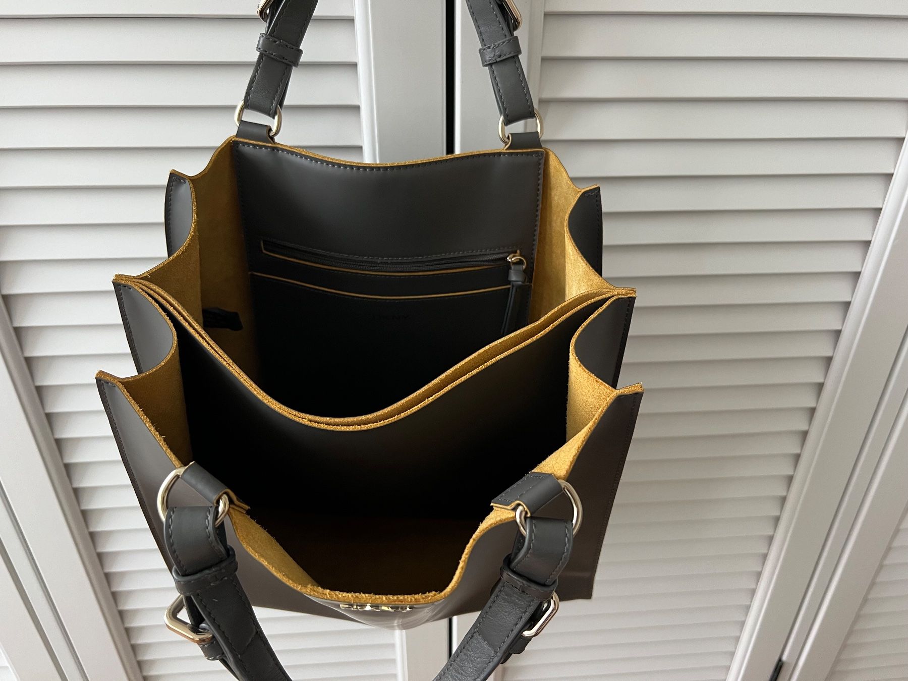 DKNY Taschen für Damen: DKNY Tasche – Gebraucht aus Glattpark(Opfikon) von ste_n99y 1