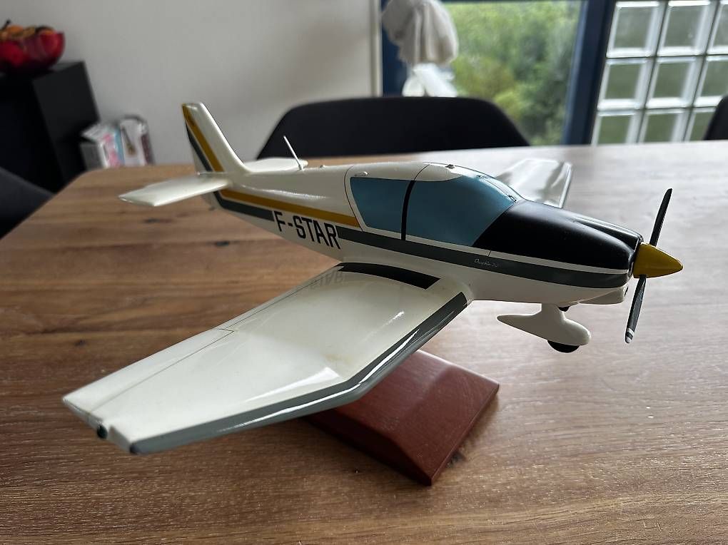 Kits de montage: Maquette avion bois Robin DR400 – D'occasion à Fribourg par bmz3 3