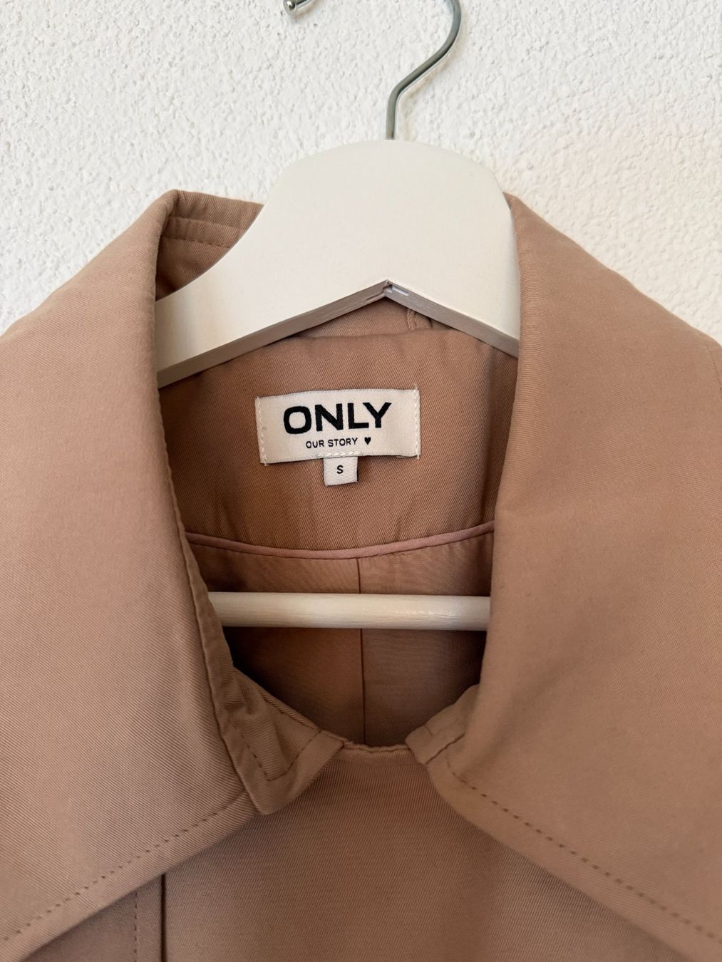 Only Cappotti: Only tan trench coat Size Small – Usato da Brunnen venduto da keusch19 1
