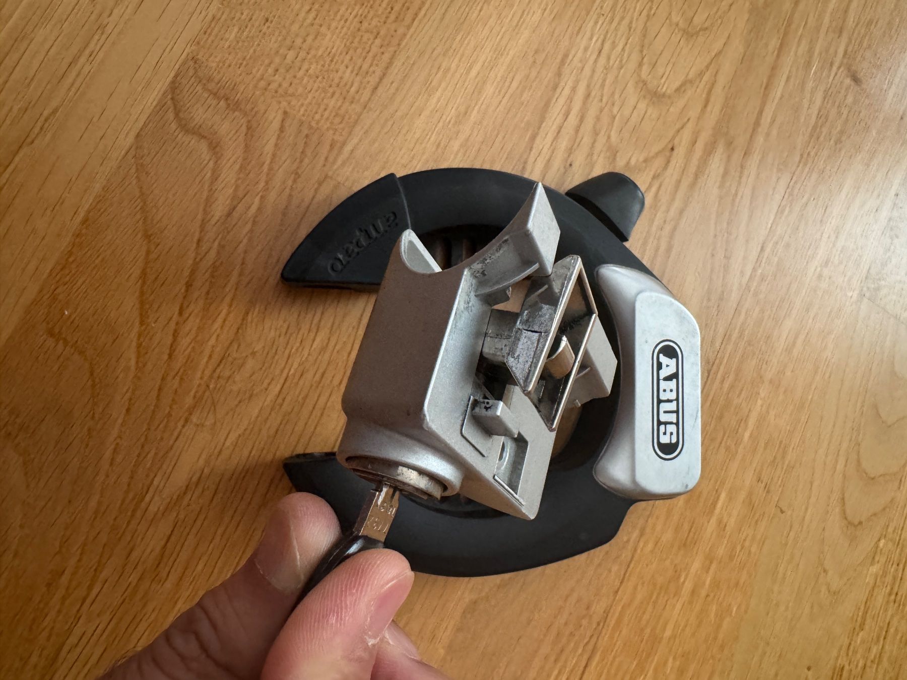 Abus Pezzi di ricambio: Flyer Akku +Ramen Schloss set. – Usato da Wädenswil venduto da nam_k8dc 1