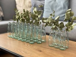 29 kleine Glasflaschen für Tischdekoration