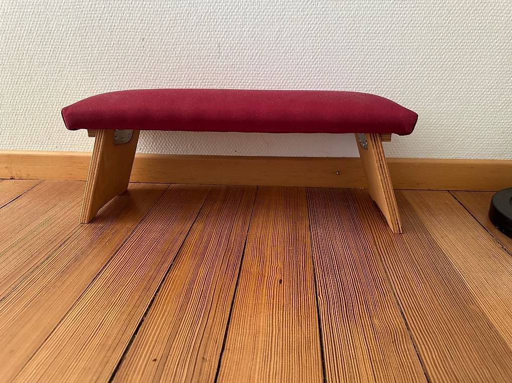 Hocker: Lotuscrafts Meditationsbank – Gebraucht aus St. Gallen von mar_c29s