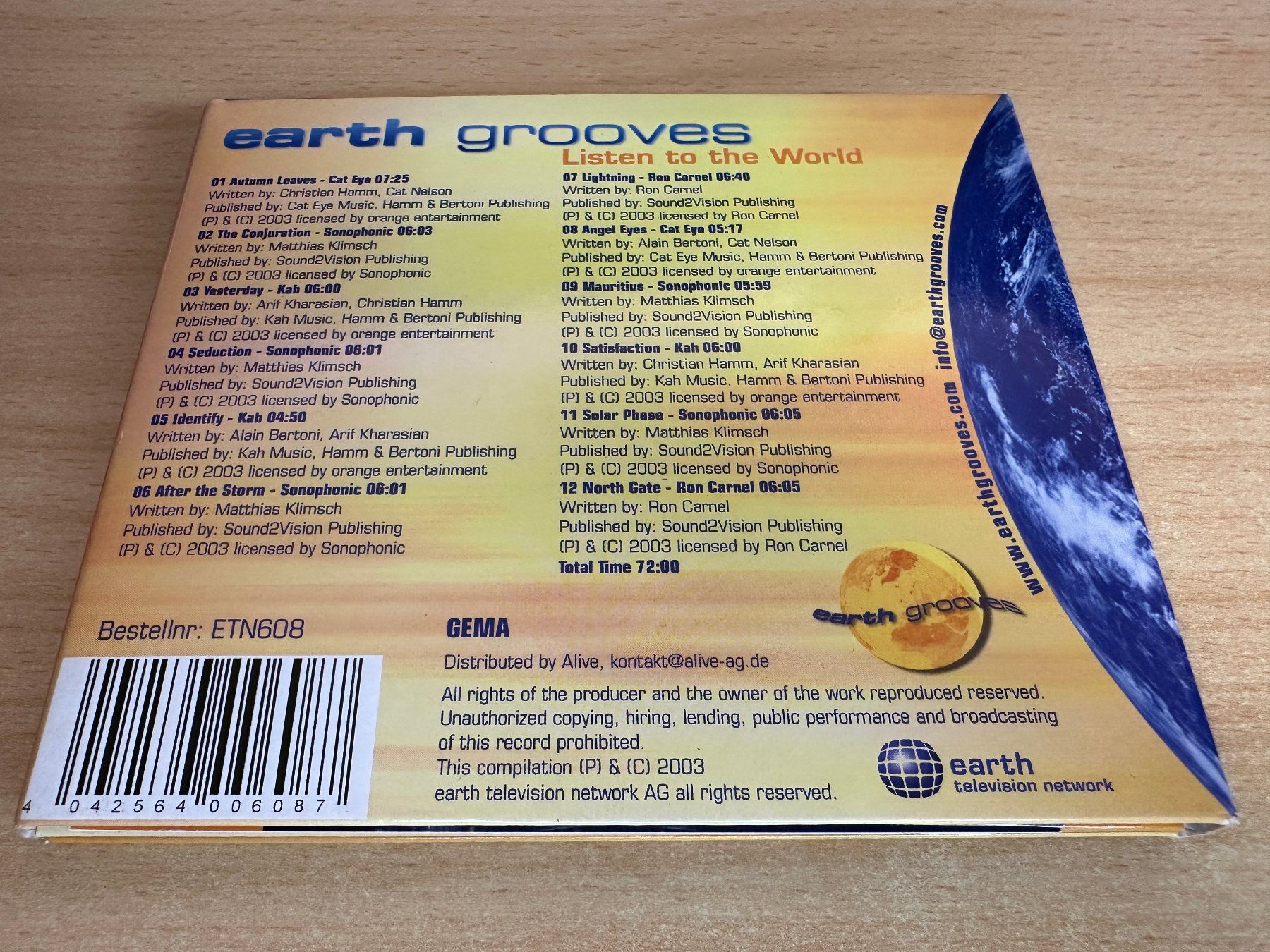 CD: Various – Earth Grooves Vol. 1 – Usato da Rikon im Tösstal venduto da Alpenmutz 1