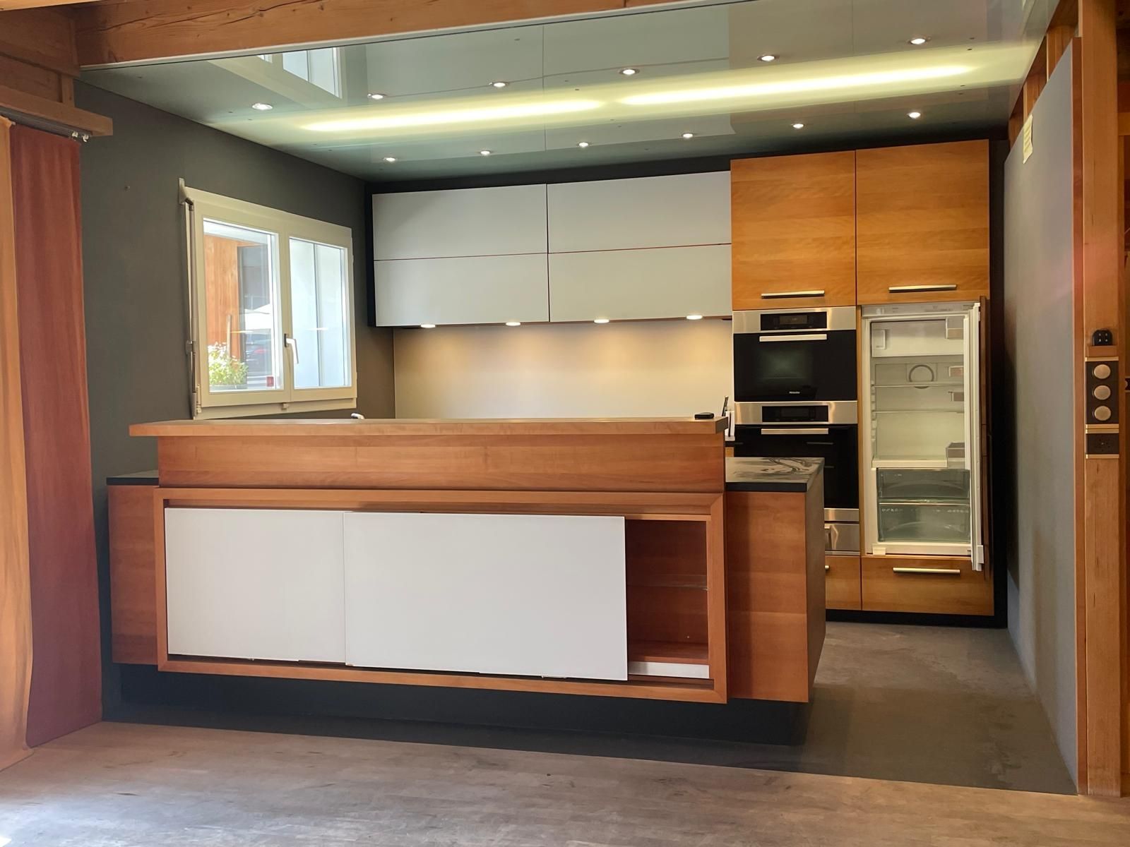 Cucine complete: Massivholzküche mit Geräten – Usato da Flawil venduto da lombriser