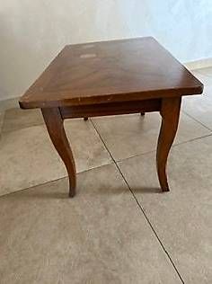 Tavoli: 6 Stühle und 1 Couchtisch – Usato da Urdorf venduto da nel_g8sn 2