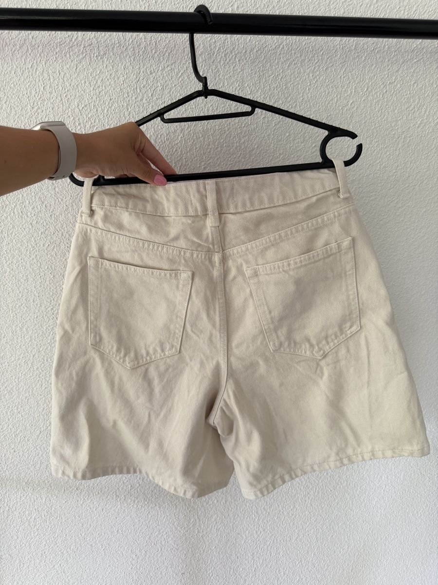 Jeans: Cream denim shorts M – Usato da Gränichen venduto da Domsiiiii 2