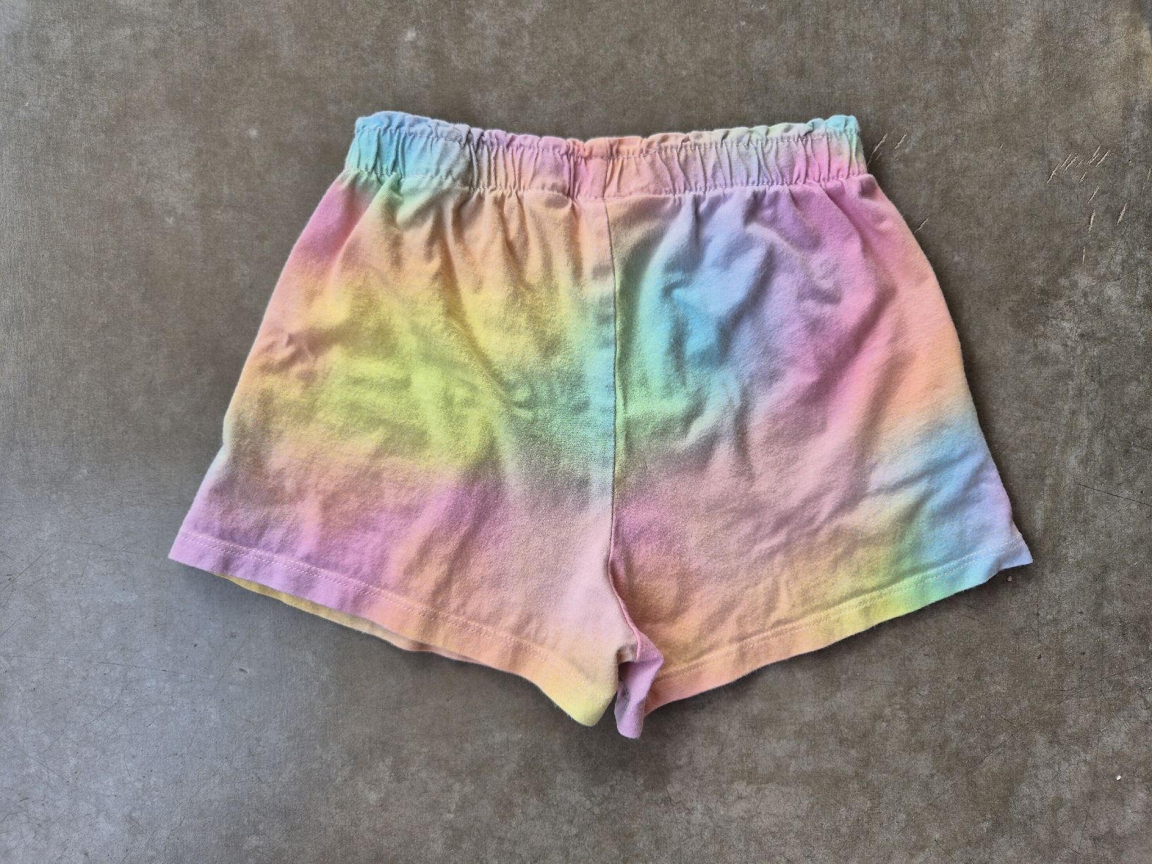 H&M Pantaloni: Shorts von H&M Gr. 116 – Usato da Jona venduto da Mimimi87 1
