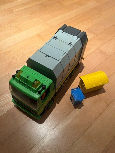 Playmobil Spielzeuge: Playmobil Abfall-LKW mit Container – Gebraucht aus Stans von Schneemann09 2