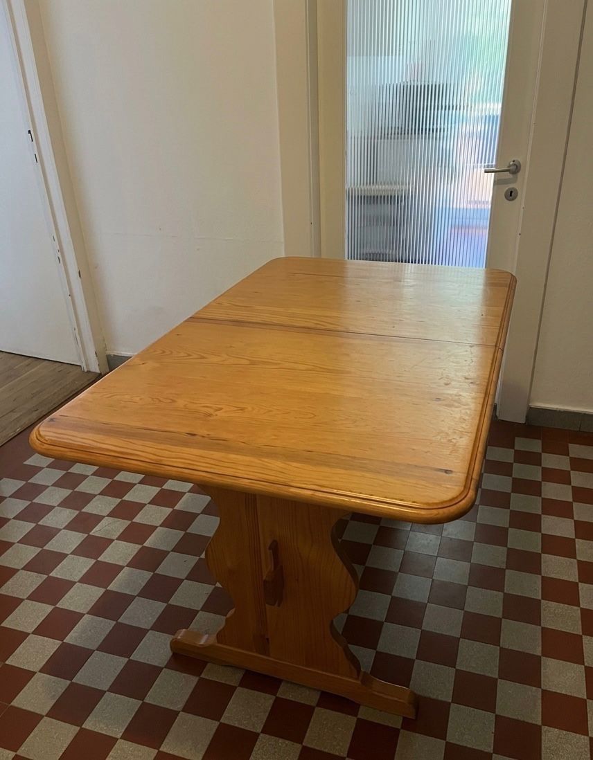 Tavoli: Grande table à manger en pin massif, rallonge intégrée – Usato da Lausanne venduto da Jenigong 4