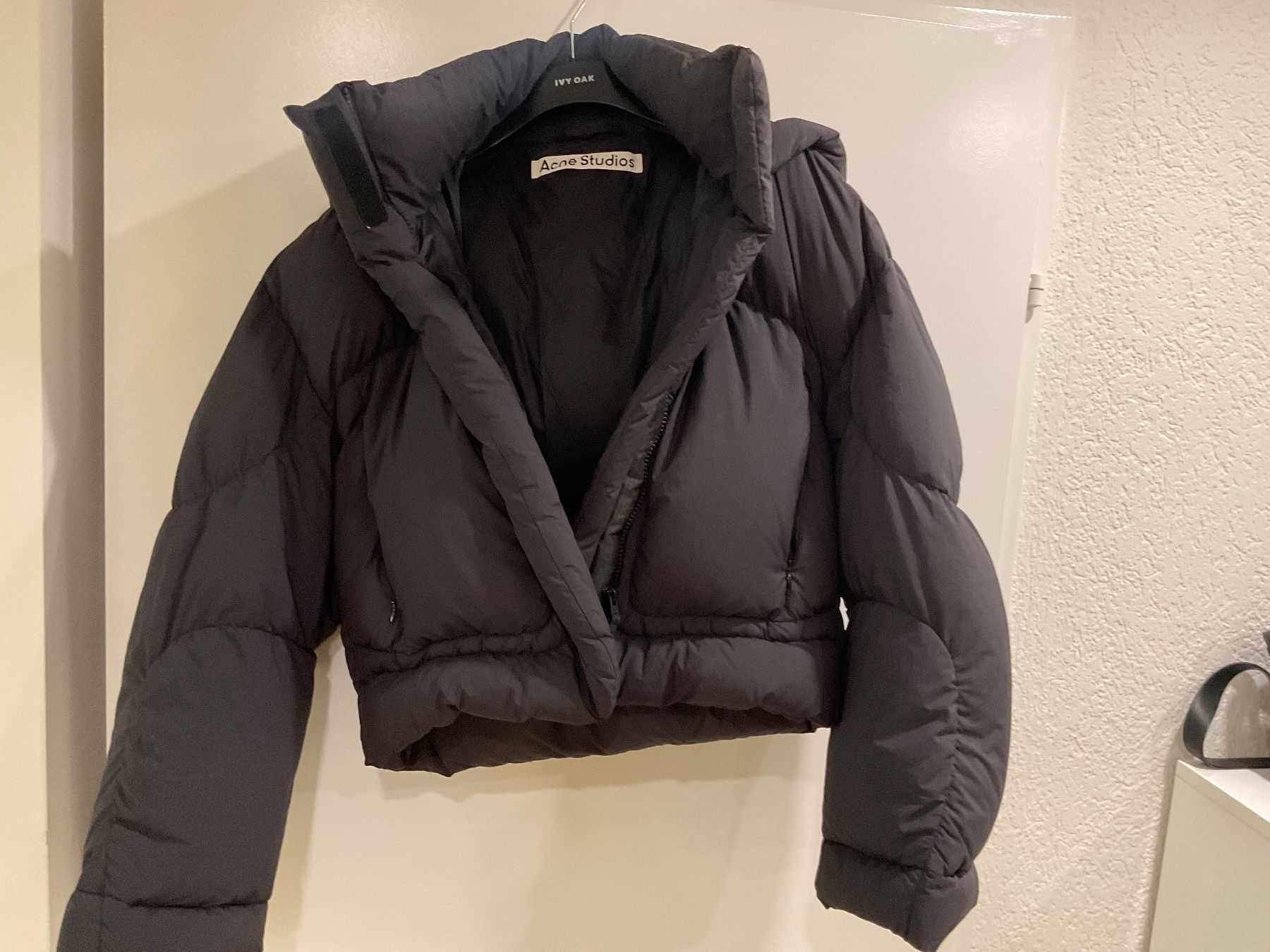 Acne Studios Vestes: Winterjacke von Acne Studios – Neuf (Voir description) à Maur par sosteme