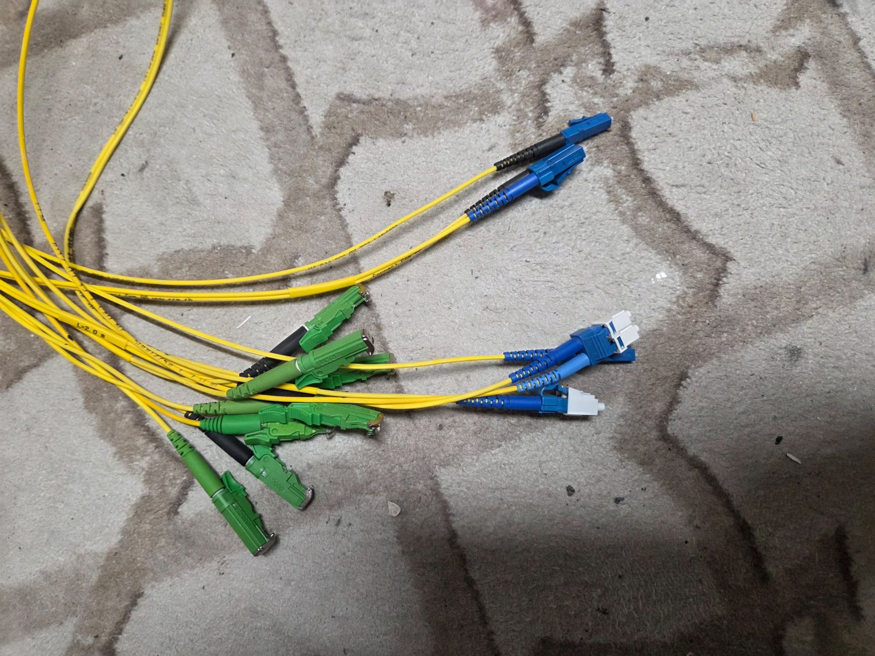 Câbles: LWL Patchkabel Glasfaserkabel 2m E2000  LC Duplex – D'occasion à Zürich par Alibaba1234 1