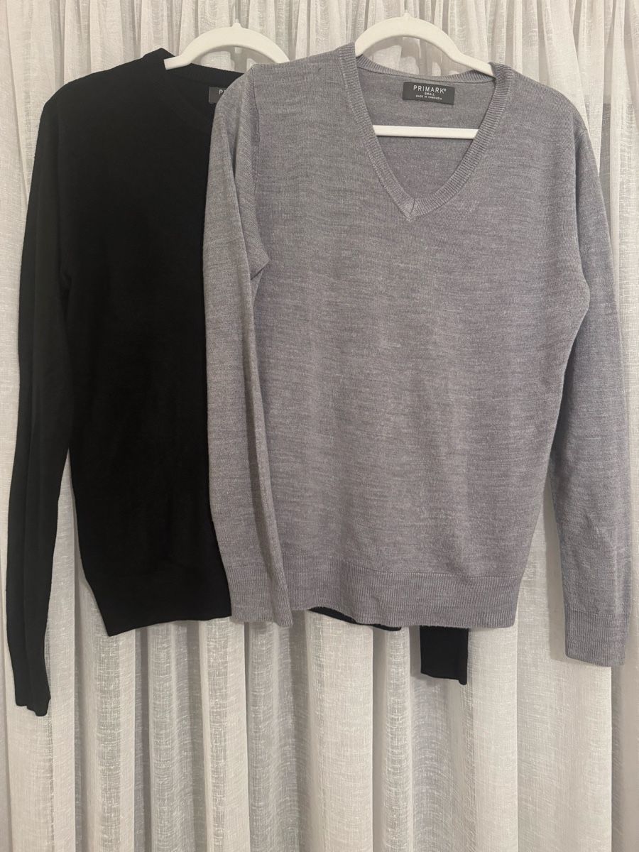 Primark Lotti di vestiti: Pullover Set, Top Zustand, Gr. S, Grau und Schwarz – Usato da Neuenegg venduto da mel_5pnq